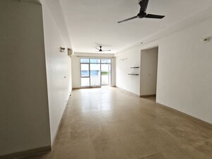 Room in 3.5 BHK Apartment at Vatika Lifestyle Homes, Sector 83 – for Rent