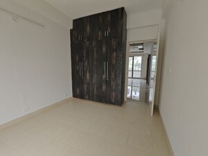 Room in 3.5 BHK Apartment at Vatika Lifestyle Homes, Sector 83 – for Rent