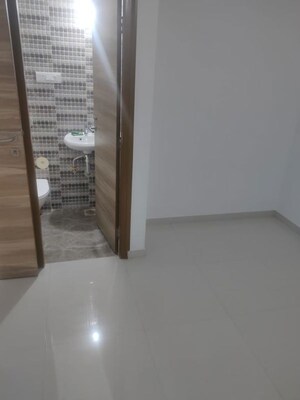Room in 1 BHK Apartment at Marathon Neohomes, Bhandup West – for Rent