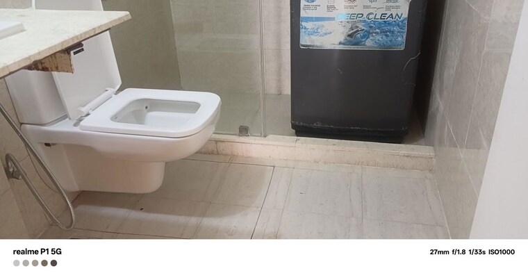 Bathroom, sector 21 3 Bedroom 1600 Sq.Ft. Builder Floor In Sector 21 Gurgaon 10713461