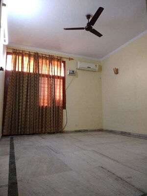 Room in 3 BHK Independent House at Sector 5 – for Rent
