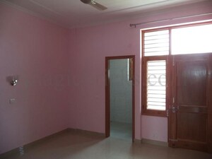 Room in 3 BHK Independent House at Sector 5 – for Rent