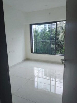 Room in 2 BHK Apartment at Arkade Serene, Malad West – for Rent