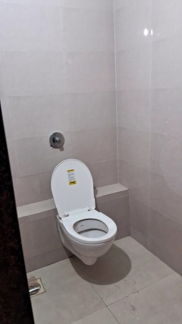 Bathroom, rahul-sai-ramdas 3 Bedroom 900 Sq.Ft. Apartment In Manjri Budruk Pune 10712012
