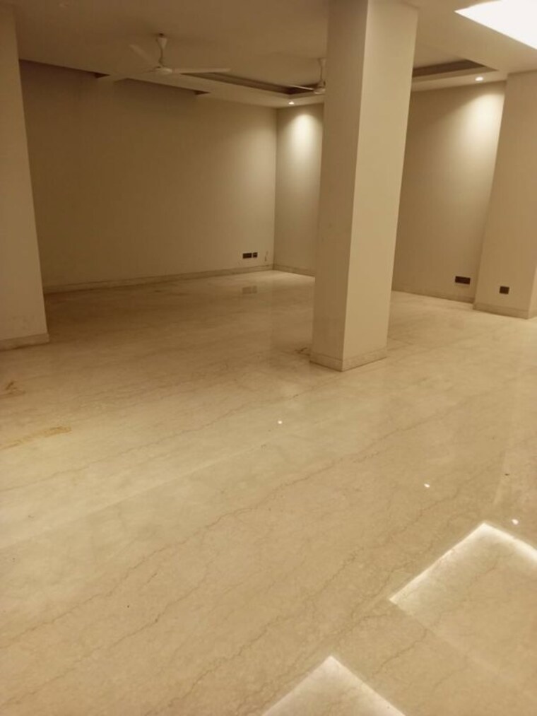 Room, chirag enclave 4 Bedroom 5000 Sq.Ft. Builder Floor In Chirag Enclave Delhi 10713617