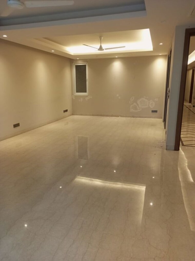 Room, chirag enclave 4 Bedroom 5000 Sq.Ft. Builder Floor In Chirag Enclave Delhi 10713617