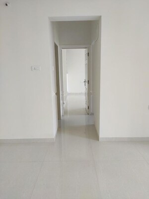 2 BHK Apartment For Rent in Lodha Amara, Kolshet Road