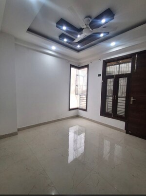 Room in 2 BHK Builder Floor at Chattarpur – for Rent