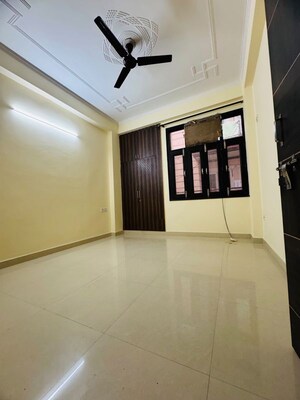 Room in 1 BHK Builder Floor at Chattarpur – for Rent