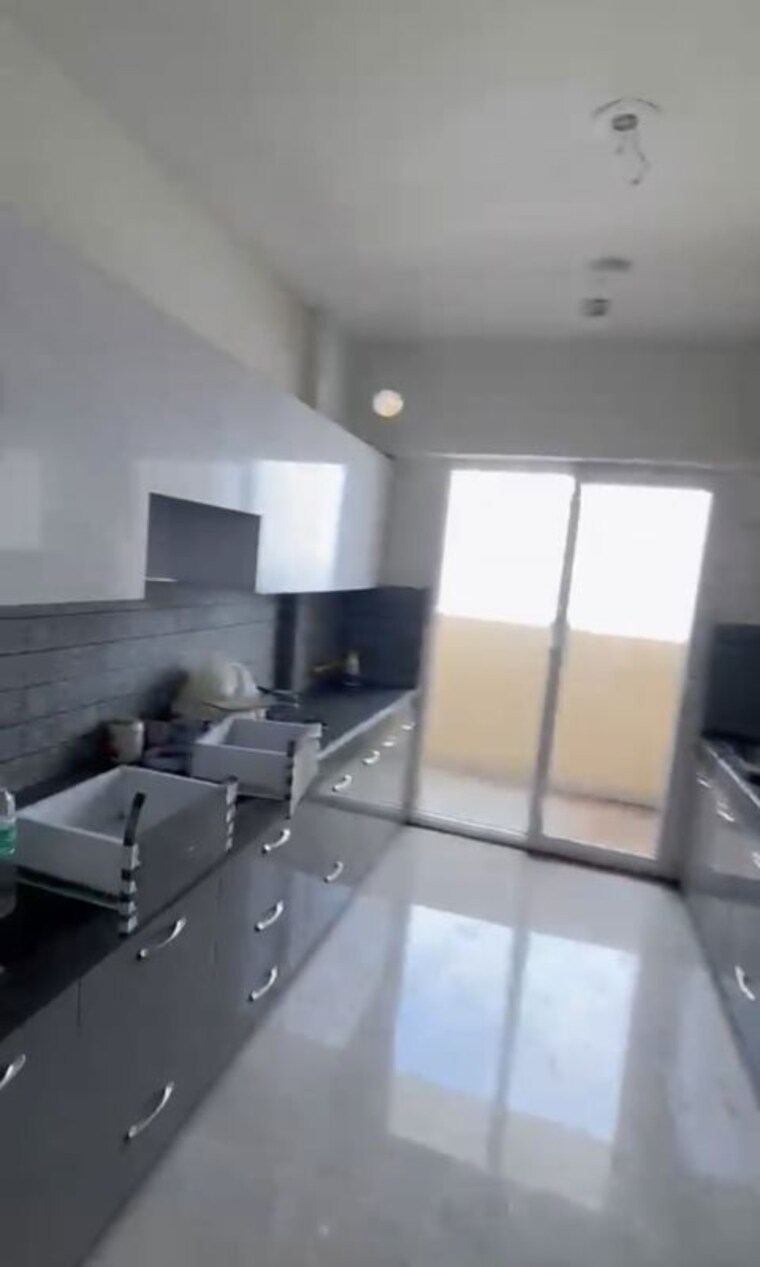 Kitchen, tulip-yellow 3 Bedroom 1704 Sq.Ft. Apartment In Sector 69 Gurgaon 10713652