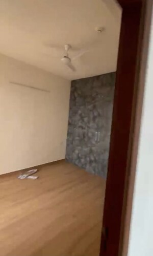 Room in 3 BHK Apartment at Tulip Yellow, Sector 69 – for Rent