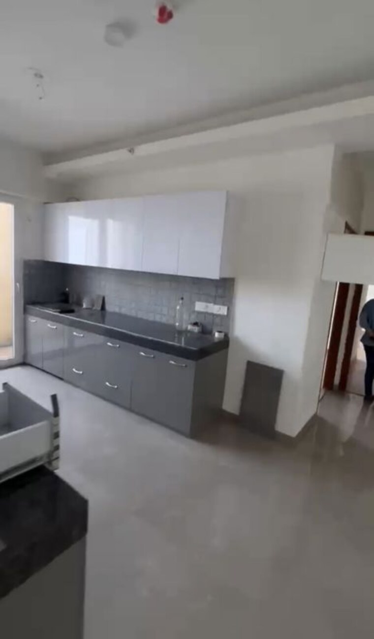 Kitchen, tulip-yellow 3 Bedroom 1704 Sq.Ft. Apartment In Sector 69 Gurgaon 10713652