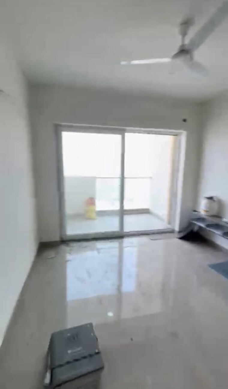 Living Room, tulip-yellow 3 Bedroom 1704 Sq.Ft. Apartment In Sector 69 Gurgaon 10713652