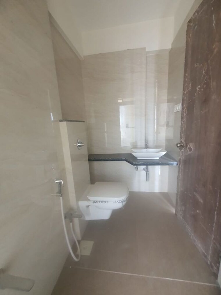 Bathroom, naman-regency 2 Bedroom 750 Sq.Ft. Apartment In Byculla Mumbai 10713656