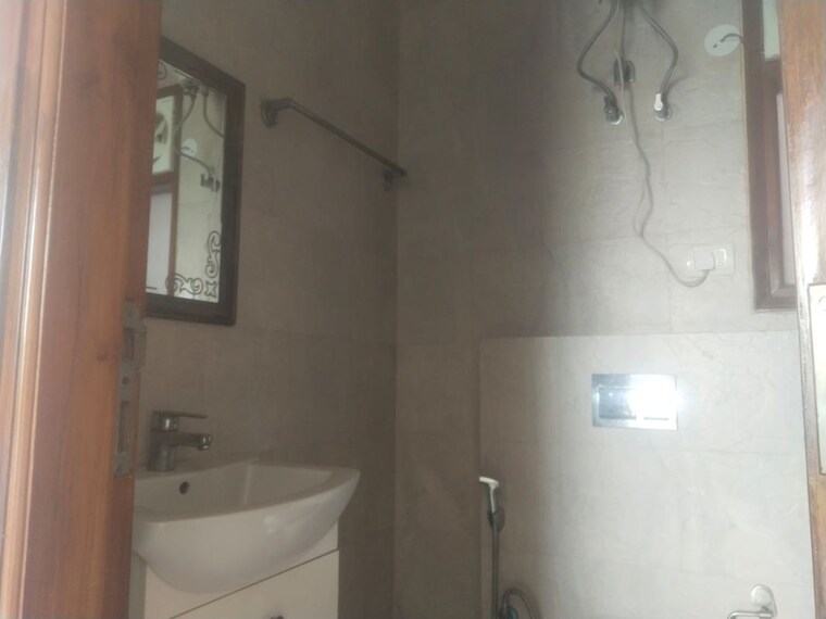 Bathroom, orchid-island 3 Bedroom 215 Sq.Yd. Builder Floor In Sector 51 Gurgaon 10713655