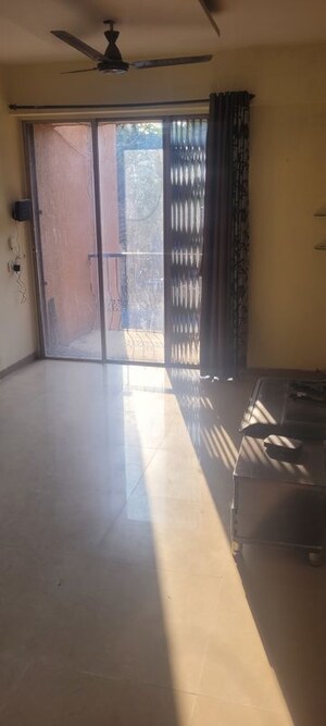 Room in 1 BHK Apartment at Shree Shashwat CHS, Mira Road – for Rent
