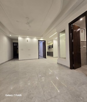 Room in 3 BHK Apartment at Chattarpur – for Rent