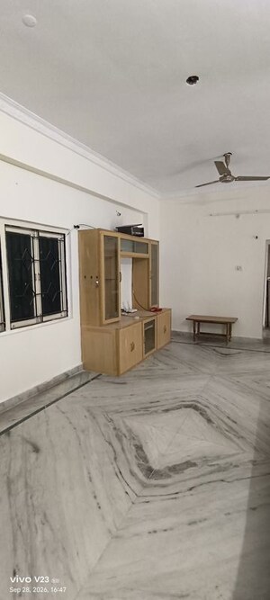 Room in 2 BHK Apartment at Vaishnavi Happy Homes, Kondapur – for Rent