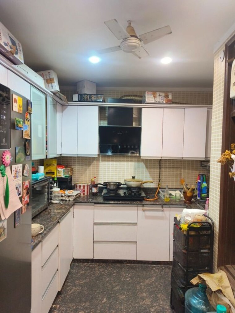 Kitchen, safdarjung development area 3 Bedroom 150 Sq.Yd. Builder Floor In Safdarjung Development Area Delhi 10713676