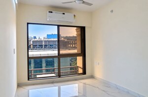 Room in 1 BHK Apartment at Bandra Kurla Complex – for Rent