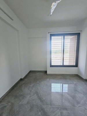 Room in 2 BHK Apartment at Unique Legacy Majestic, Mundhwa – for Sale