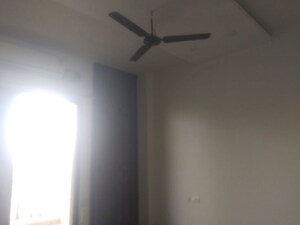 Room in 3 BHK Builder Floor at Sector 46 – for Rent