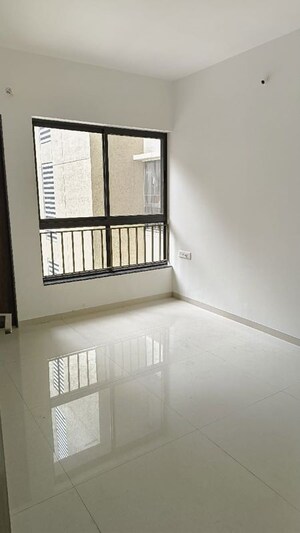 Room in 3 BHK Apartment at Shapoorji Pallonji Joyville Hinjewadi, Hinjewadi – for Rent