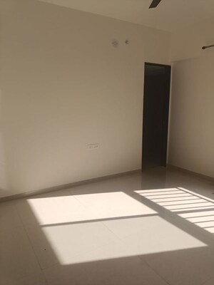 Room in 3 BHK Apartment at Shapoorji Pallonji Joyville Hinjewadi, Hinjewadi – for Rent