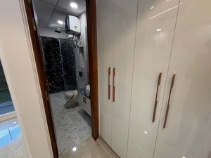 Building Lobby in 3.5 BHK Builder Floor at BPTP Amstoria Country Floor, Sector 102 – for Sale
