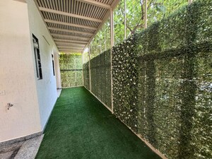 Balcony in 3.5 BHK Builder Floor at BPTP Amstoria Country Floor, Sector 102 – for Sale
