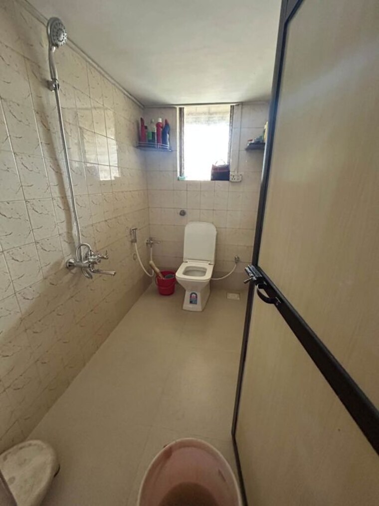Bathroom, raj-umang-2 2 Bedroom 850 Sq.Ft. Apartment In Dahisar East Mumbai 10713713