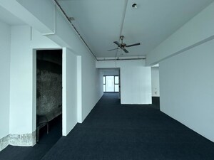 Room in 2 BHK Apartment at Peninsula Salsette 27, Byculla – for Sale