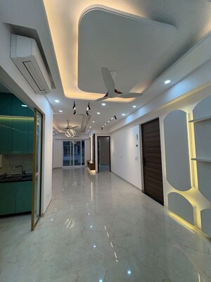 Building Lobby in 3 BHK Apartment at Smart World Orchard, Sector 61 – for Rent