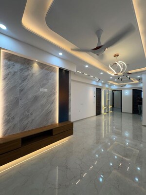Room in 3 BHK Apartment at Smart World Orchard, Sector 61 – for Rent