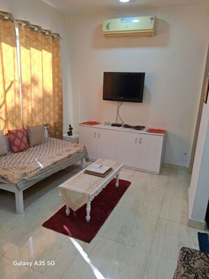 Kitchen in 2 BHK Builder Floor at Sector 42 – for Rent