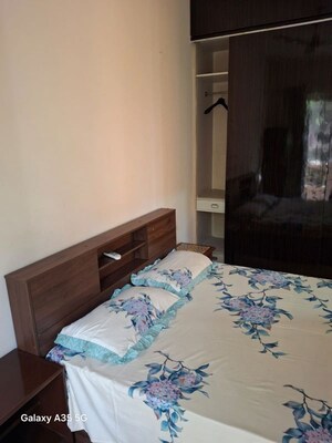 Bedroom in 2 BHK Builder Floor at Sector 42 – for Rent