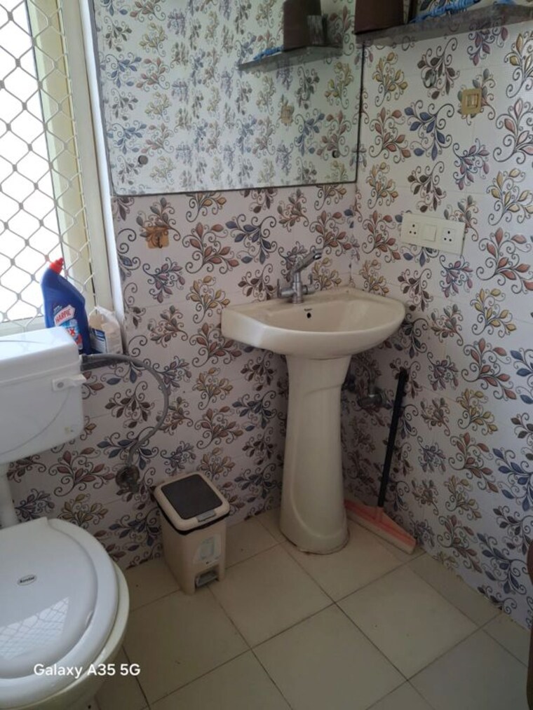 Bathroom, sector 42 2 Bedroom 1050 Sq.Ft. Builder Floor In Sector 42 Gurgaon 10713735
