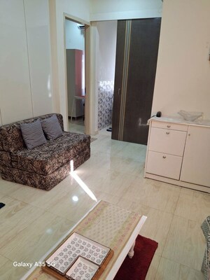 Living Room in 2 BHK Builder Floor at Sector 42 – for Rent