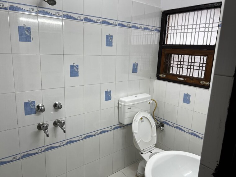 Bathroom, vikas nagar 2 Bedroom 970 Sq.Ft. Apartment In Vikas Nagar Lucknow 10713631