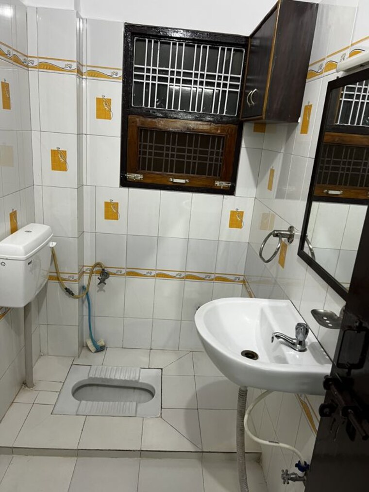 Attached Bathroom, vikas nagar 2 Bedroom 970 Sq.Ft. Apartment In Vikas Nagar Lucknow 10713631