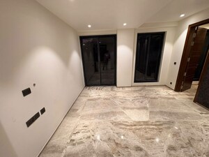 Room in 4 BHK Builder Floor at BPTP Amstoria Country Floor, Sector 102 – for Sale