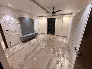 Bathroom in 4 BHK Builder Floor at BPTP Amstoria Country Floor, Sector 102 – for Sale