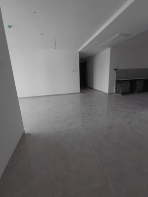 Room in 5 BHK Apartment at Goel Ganga Platinum, Kharadi – for Rent