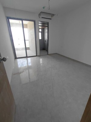 Room in 5 BHK Apartment at Goel Ganga Platinum, Kharadi – for Rent