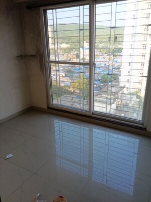 Room in 2 BHK Apartment at Anand Plaza, Dahisar East – for Rent