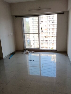 Room in 2 BHK Apartment at Anand Plaza, Dahisar East – for Rent