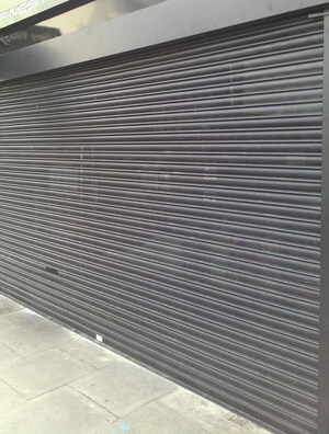  Showroom For Rent in Raja Park