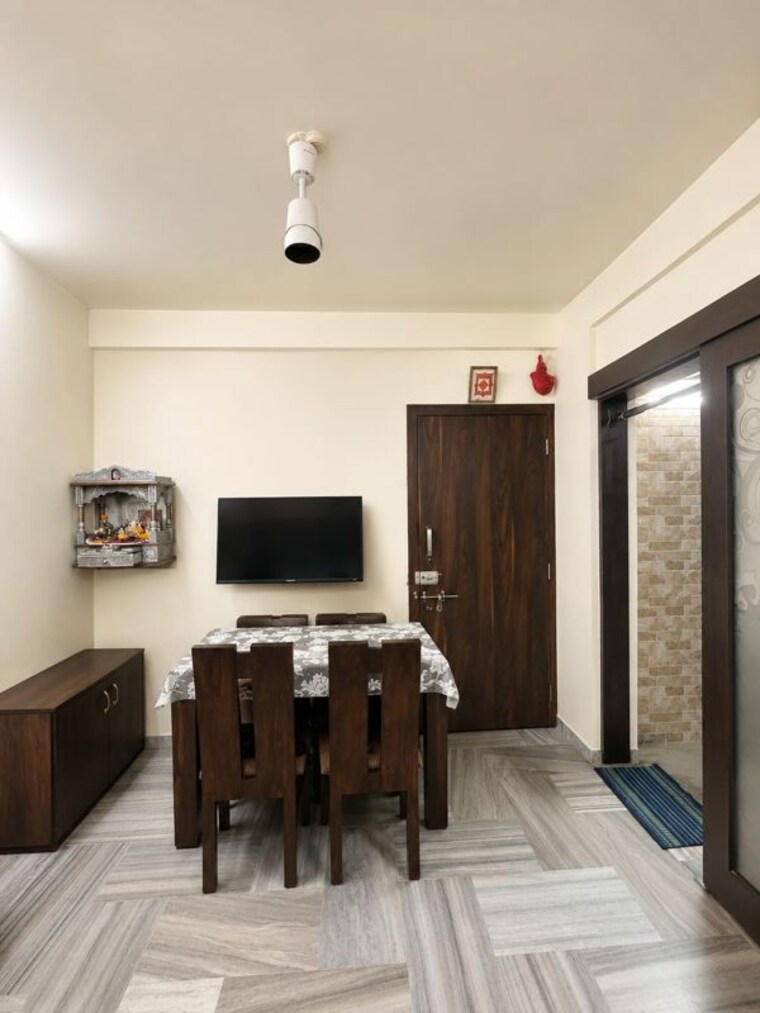Dining area, khar west 2 Bedroom 700 Sq.Ft. Apartment In Khar West Mumbai 10713798