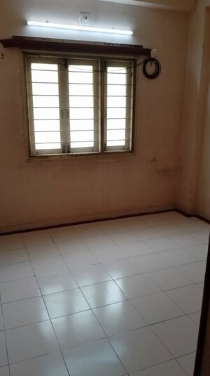 Room in 2 BHK Apartment at Surya Kutir, Naranpura – for Rent
