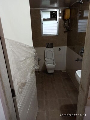 Bathroom in 1 BHK Apartment at Juhu – for Rent